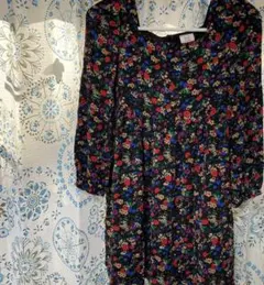 5990円【新品】ギャップキッズ花柄ワンピース140L