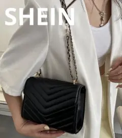 新品ショルダーバッグ　ブラックキルティングバッグ　チェーンショルダー　黒×金