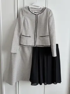 フォーマルスーツ　11号　スカート　2枚付き