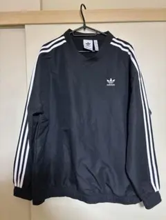 adidas ナイロンジャケット Vネック