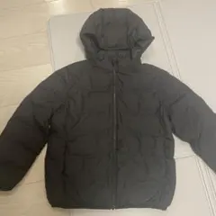 ブラックフード付きダウンジャケット