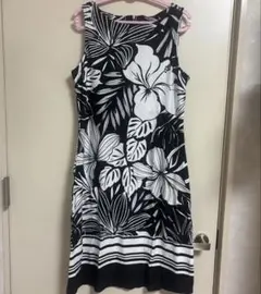 Tommy Bahama 新品　ワンピース　黒白　ハイビスカス　ノースリーブ