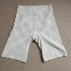 再値下げしました【Wacoal】ガードル　ベージュ色　64