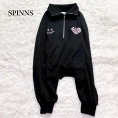 スピンズ ハーフジップ長袖スウェット クロップド丈 ビッグロゴプリント ゆるだぼ