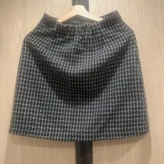 黒と白のチェック柄タイトスカート
