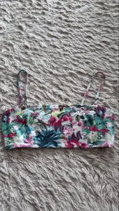 Bershka ベアトップ 花柄