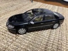 Autoart 奥拓 大众辉腾 ブラック 1:18のサムネイル