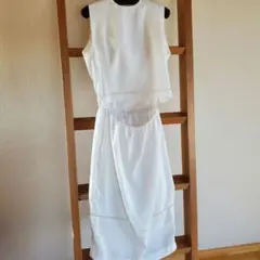 ホワイト ノースリーブ ワンピース