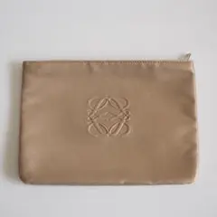 ロエベ　ナッパレザー　ファスナーポーチ　ラムレザー　LOEWE　ゴールド　羊革のサムネイル