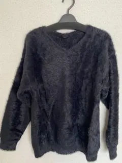 アンタイトル　黒　Vネック長袖セーター