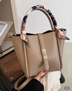 ベージュ ショルダーバッグ スカーフなし
