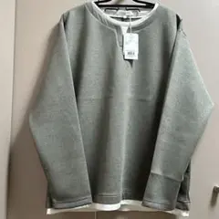 スウェードタッチキーネックTシャツ　新品未使用　タグ付き　THESHOPTK