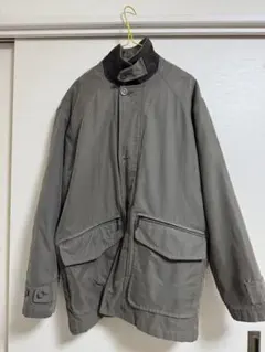 グレーのスタンドカラージャケット