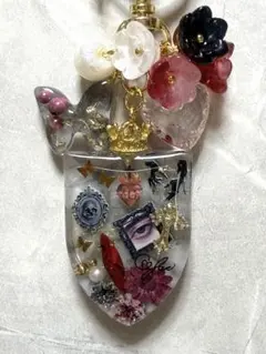 446.ゴシック系 黒と赤のチャーム