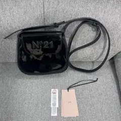 N°21 ヌメロヴェントゥーノ ブランドロゴショルダーバッグ ブラック