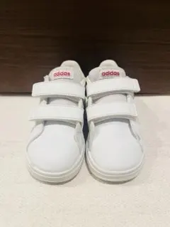 adidas スニーカー