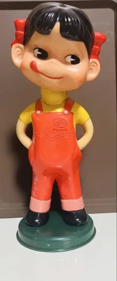 不二家 ペコちゃん貯金箱 人形 赤台 - メルカリ
