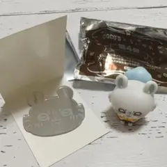 ちいかわトレーディングおかおミラーステッカー　　ココス　ソフビ　モモンガ