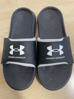 UNDER ARMOUR スポーツサンダル ブラック　23センチのサムネイル