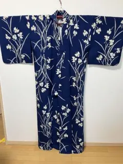 紺地 鷺草柄 竺仙ゆかた 手縫い 小柄な人向き - メルカリ