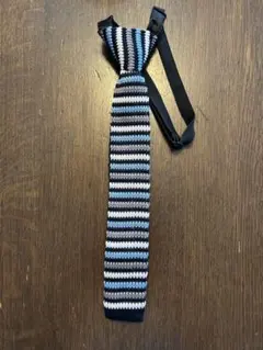 ストライプ編み物ネクタイ