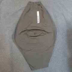 nunuform カーキポインテッドパンツ サイズ2