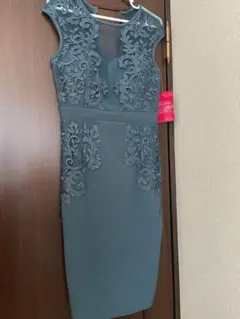 グリーン　ドレス