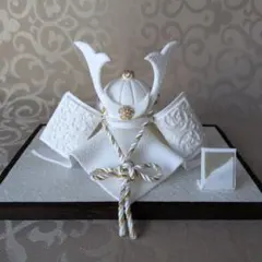 五月人形　兜　ホワイト　(47)　子供の日　ハンドメイド　クレイ置物