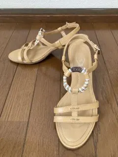 TOD'S トッズ 23.5？ レザーサンダル ベージュ ロゴ入りのサムネイル