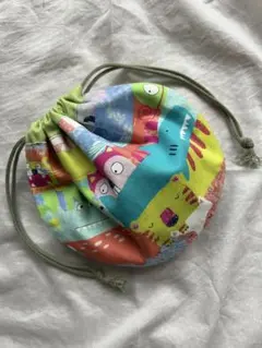 動物が可愛い小さめのまあるいハンドメイドのポーチ