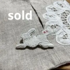 ウサギ　ブローチ 陶土　アンティーク風ホワイトうさぎ