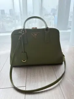 PRADA】サフィアーノレザー ショルダー 2way ハンドバッグ 黄緑 - メルカリ