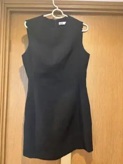 ZARA黒ノースリーブワンピ