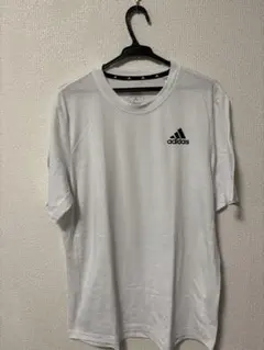未使用　adidas ホワイト Tシャツ　メンズ　レディース