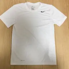 Nike DRI-FIT ホワイト Tシャツ