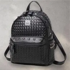 新品　スタッズ付き　合皮　リュック　黒　ブラック　コンパクト