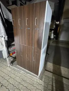 (4291)*株式会社スマイル SMILE 8人用ロッカー(ダイヤル錠)鍵付き。