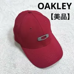 美品 OAKLEY オークリー キャップ レッド ロゴ入りのサムネイル