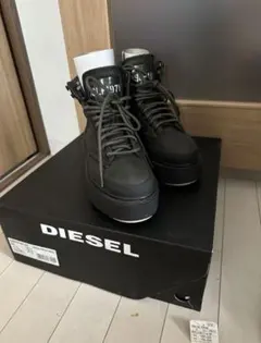 DIESEL ブラック ハイカットスニーカー