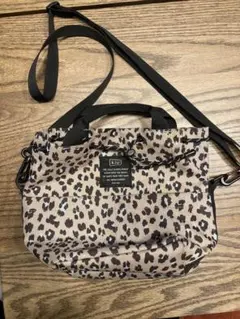 KIU ヒョウ柄 レオパード ショルダーバッグ