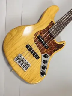 FenderDeluxeJazzBassVKazuki Arai Editionのサムネイル