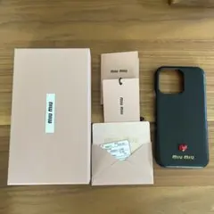 miu miu マドラスレザー iPhone13proケースのサムネイル