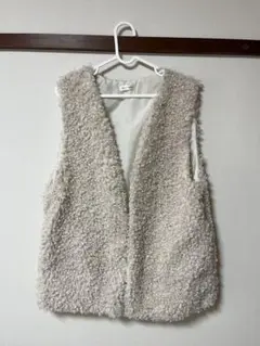 ボア素材 ノースリーブベスト クリーム色