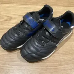 【美品】Umbro トレーニングシューズ　サッカー 18せンチ