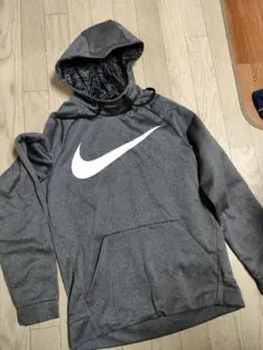 ナイキ　NIKE　ビックプリント　パーカー　DRI-FIT　Sサイズです