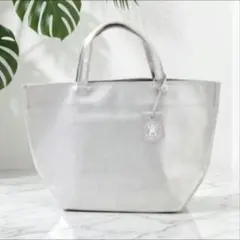 ✨美品✨REN　レン　トートバッグ　ランチバッグ　 ピッグスキン　シルバーのサムネイル