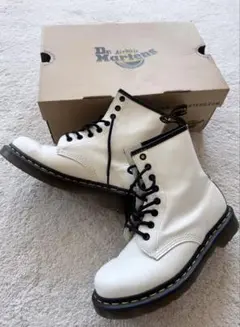 MM6 x Dr.Martens TWIST 8 ホール ブーツ EU39 - メルカリ