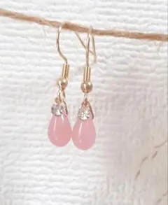 チェリーのチェコドロップ一粒ピアス