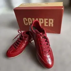 CAMPER レッド スニーカー未使用品 エナメル レッド　24cmのサムネイル