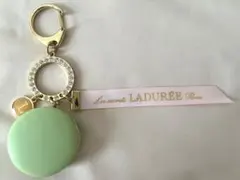 Les Secrets LADUREE マカロン キーホルダー